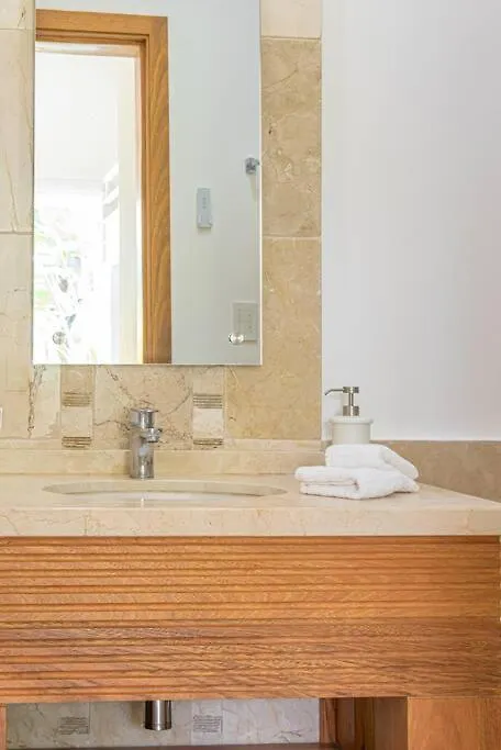 アパート Spectacular 3 Bedrooms Beach Front At Playa Bonita Aquamarine Building #104 ラス・テレナス