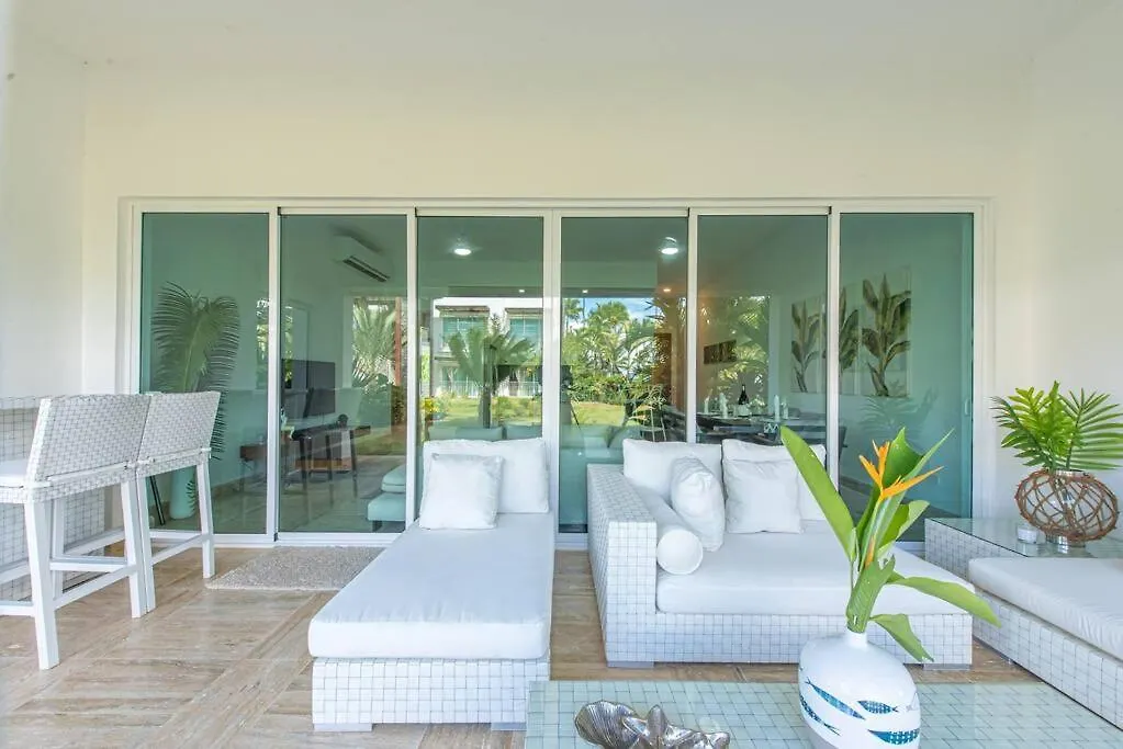 Spectacular 3 Bedrooms Beach Front At Playa Bonita Aquamarine Building #104 ラス・テレナス