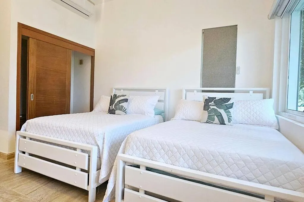 アパート Spectacular 3 Bedrooms Beach Front At Playa Bonita Aquamarine Building #104 ラス・テレナス