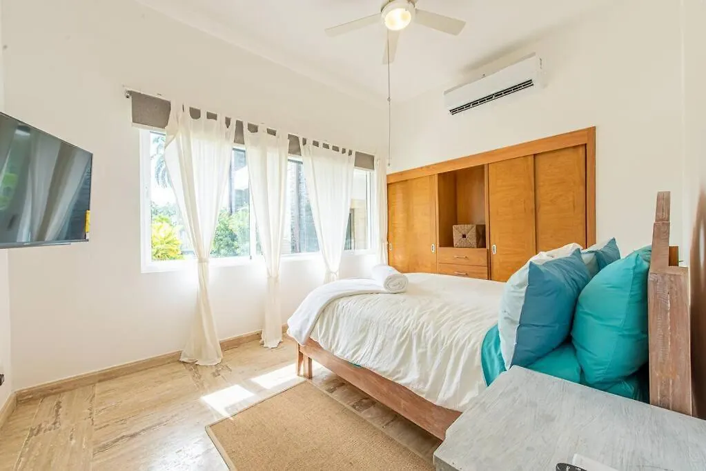 Spectacular 3 Bedrooms Beach Front At Playa Bonita Aquamarine Building #104 ラス・テレナス アパート