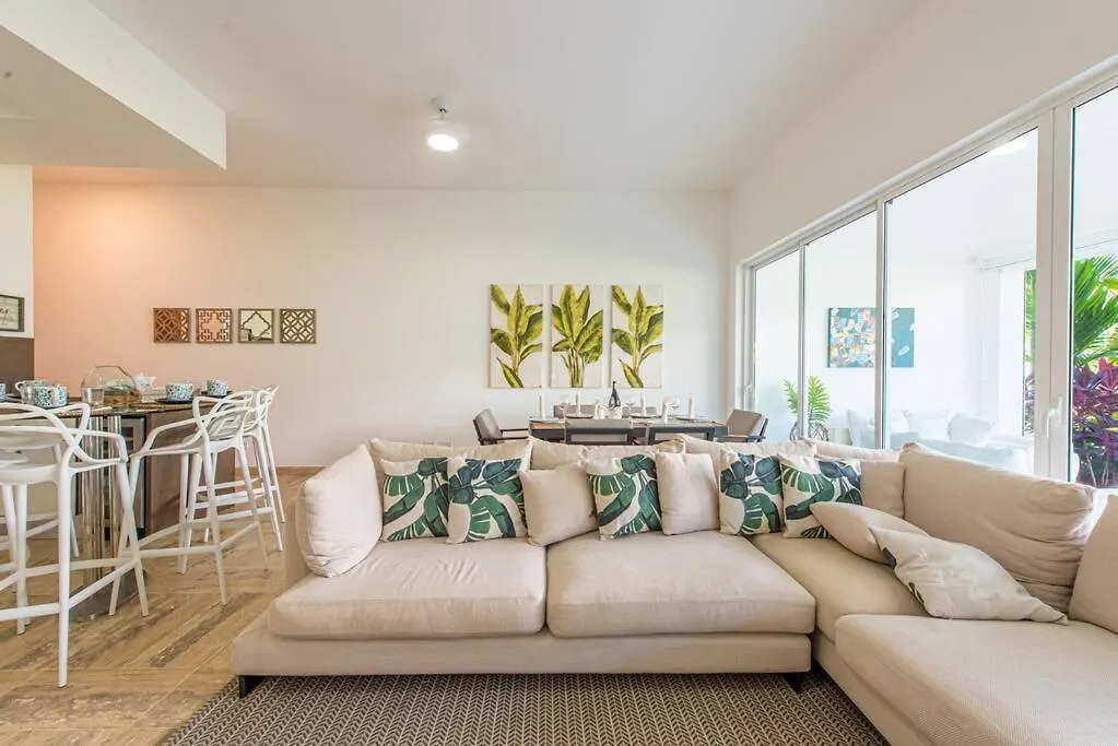 Spectacular 3 Bedrooms Beach Front At Playa Bonita Aquamarine Building #104 ラス・テレナス