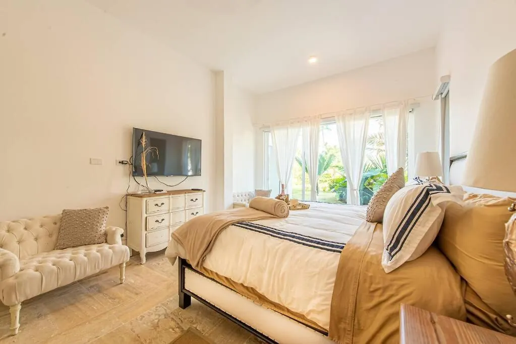 Spectacular 3 Bedrooms Beach Front At Playa Bonita Aquamarine Building #104 ラス・テレナス ドミニカ共和国